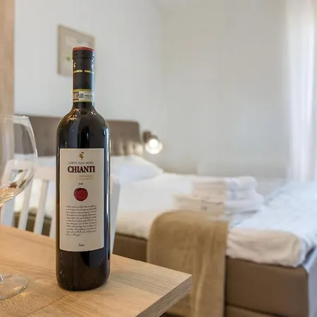 Tolles In Deklici Mit Privatem Pool * Kaštelir