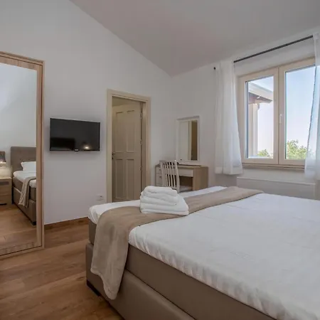 Tolles In Deklici Mit Privatem Pool * Kastelir