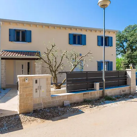 Tolles In Deklici Mit Privatem Pool * Kastelir